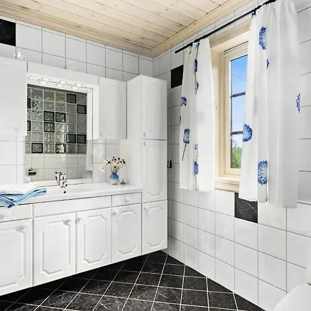 Cozy In With Sauna 度假居